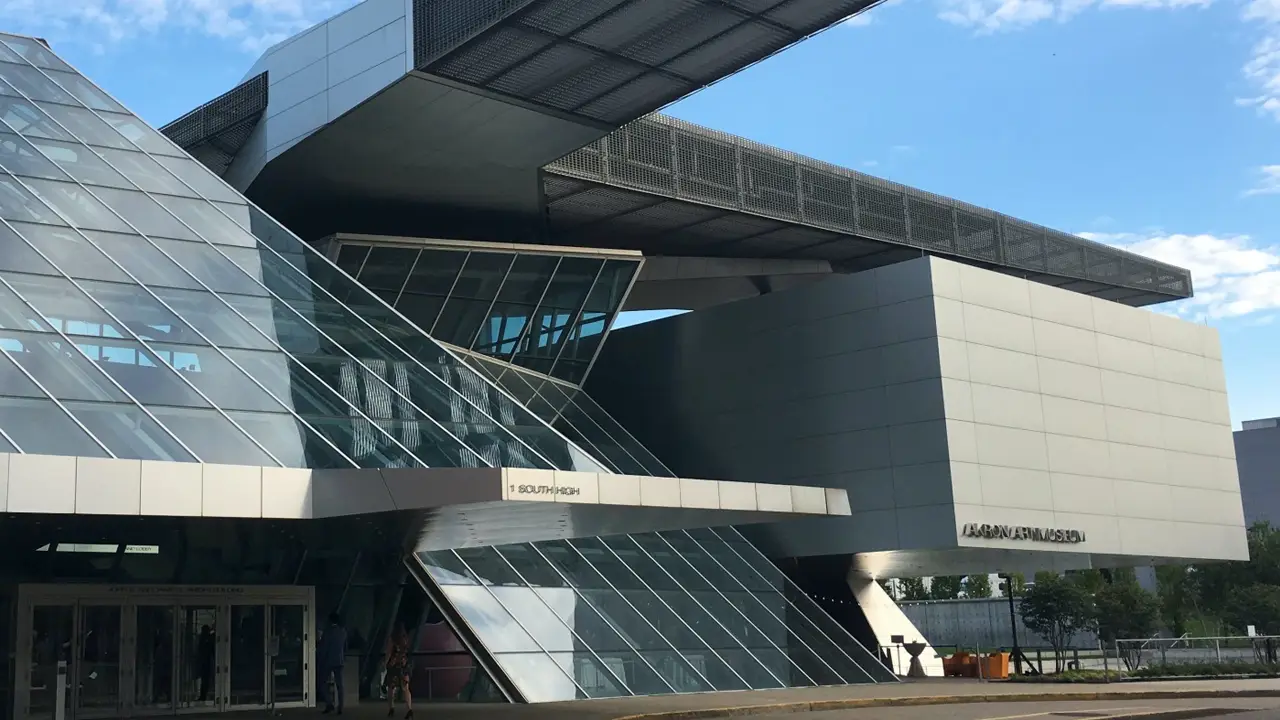 The Akron Art Museum